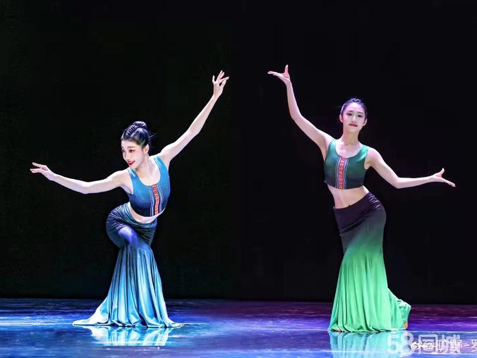 热捧实力与文艺精粹 一站式演出策划与十年口碑见证